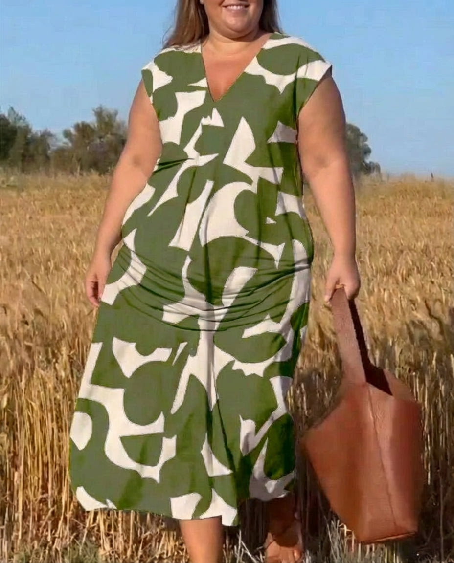 Lysandra | Sophisticated Maxi Dress - Plus size model