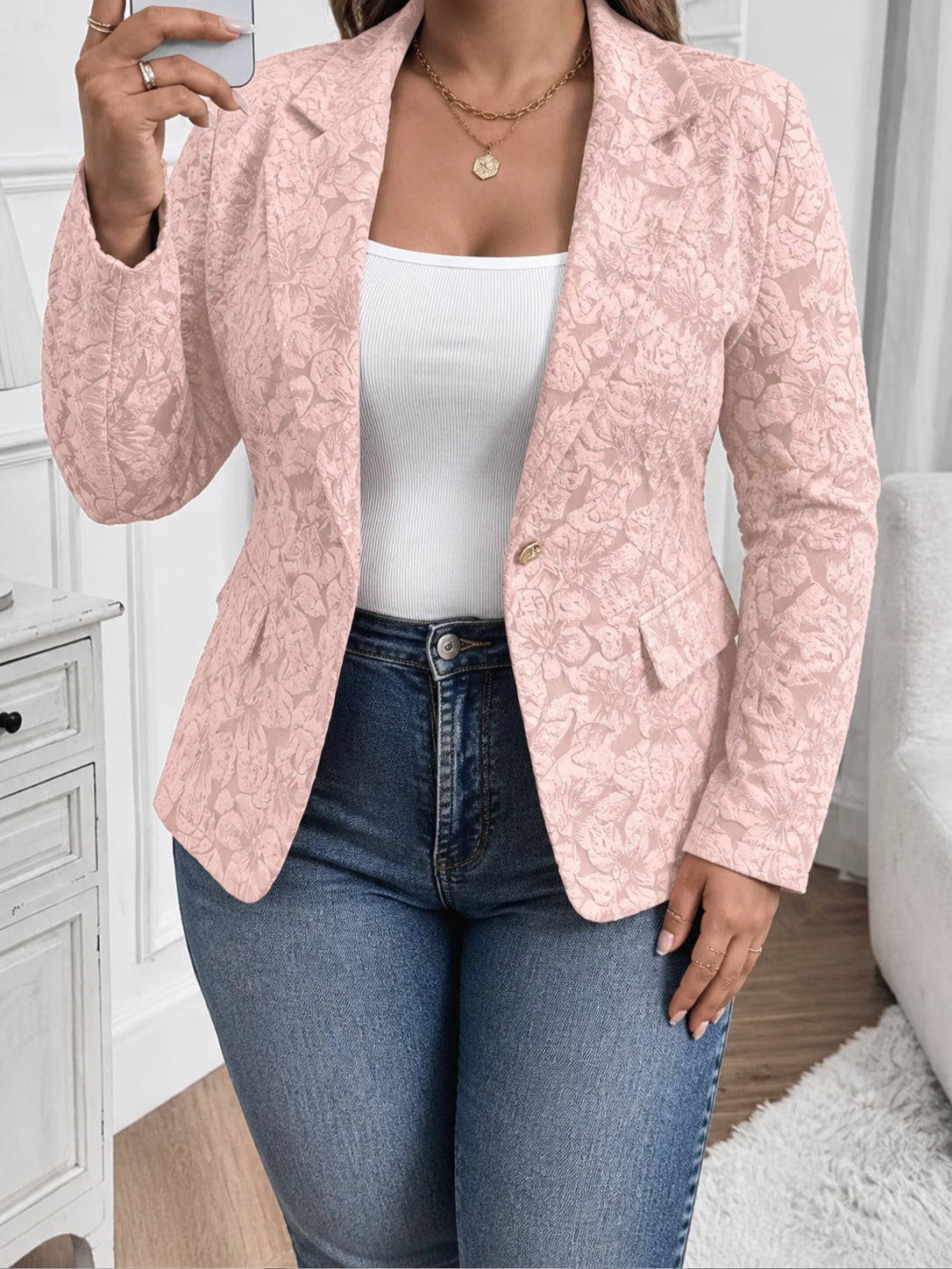 Women’s Paisley Jacquard Fitted Blazer - Plus size model