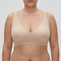 Seamless Gel Bra - Plus size model