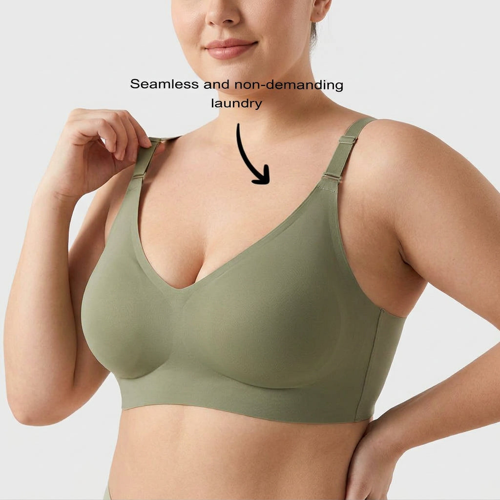 Seamless Gel Bra - Plus size model