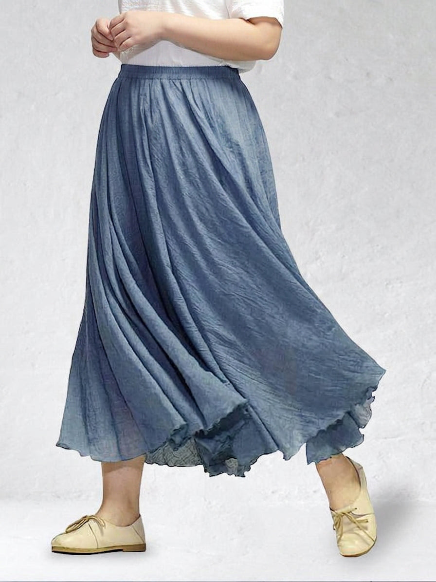 The Eva Brise Skirt - Plus size model
