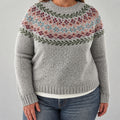 Genesis - Retro Scandinavian knitted sweater - Plus size model