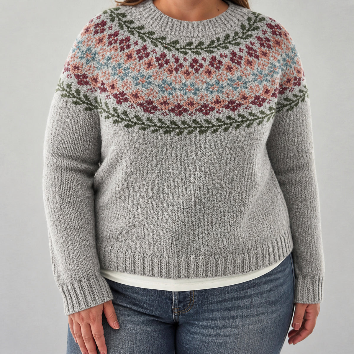 Genesis - Retro Scandinavian knitted sweater - Plus size model