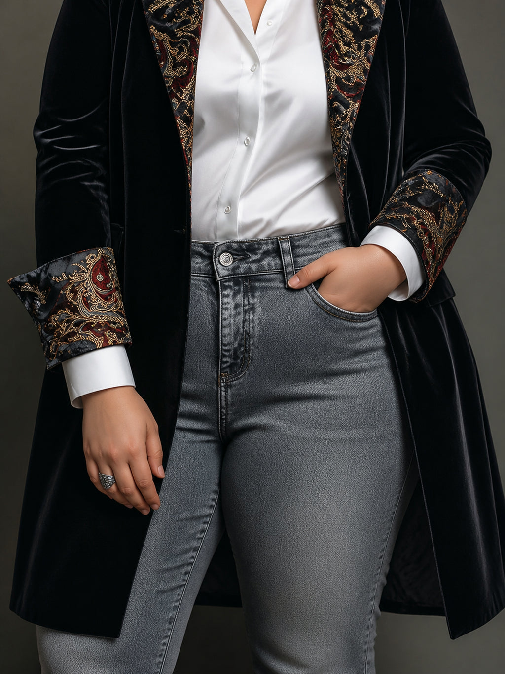 Women's Black Baroque Print Lapel Slim Fit Blazer - Plus size model