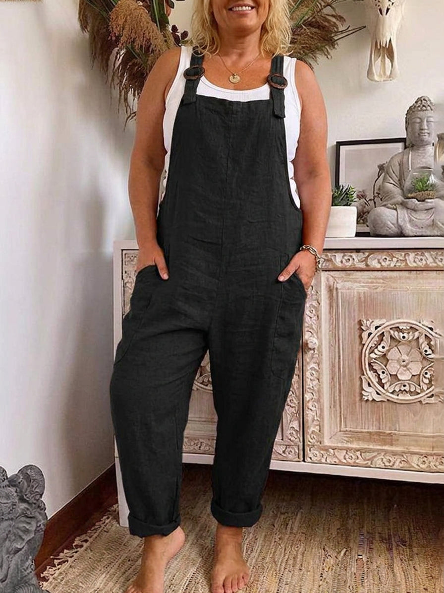 Timeless Janine Jumpsuit: Casual elegance - Plus size model