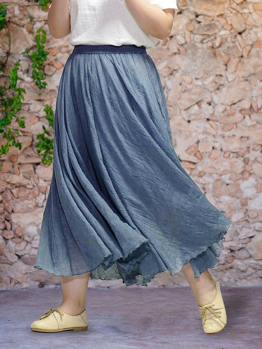 Shiny pearl skirt - Effortless movement - Plus size model