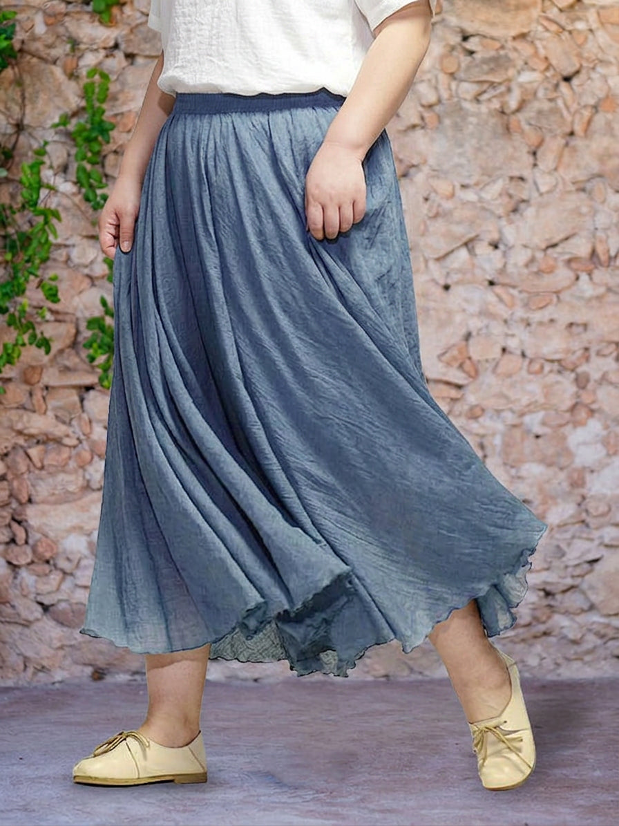 The Eva Brise Skirt - Plus size model