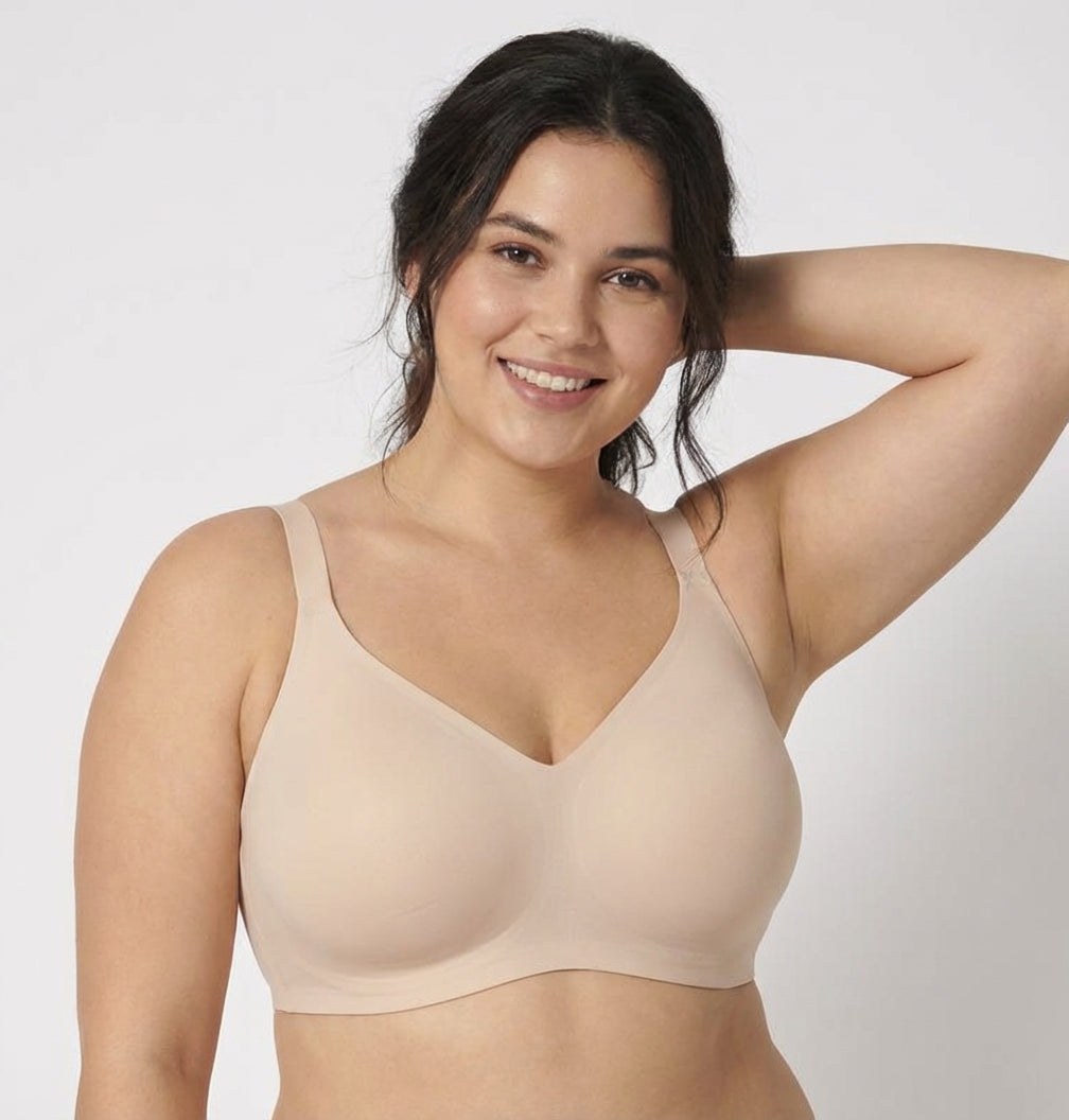Gel Bra Without Underwire - Plus size model