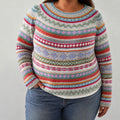 Violet - Retro Scandinavian knitted sweater - Plus size model