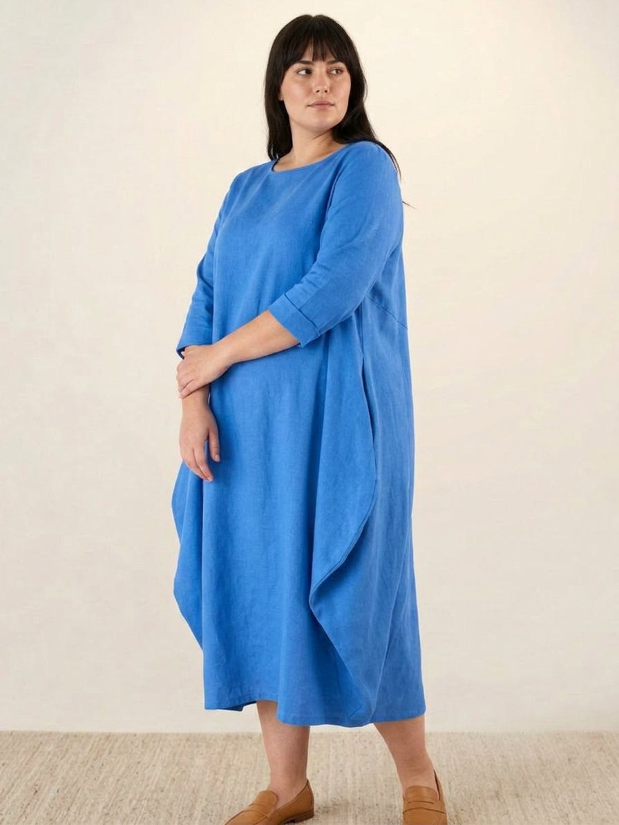 Vivian - Bohemian Maxi Dress - Plus size model