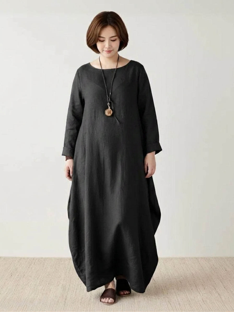 Vivian - Bohemian Maxi Dress - Plus size model