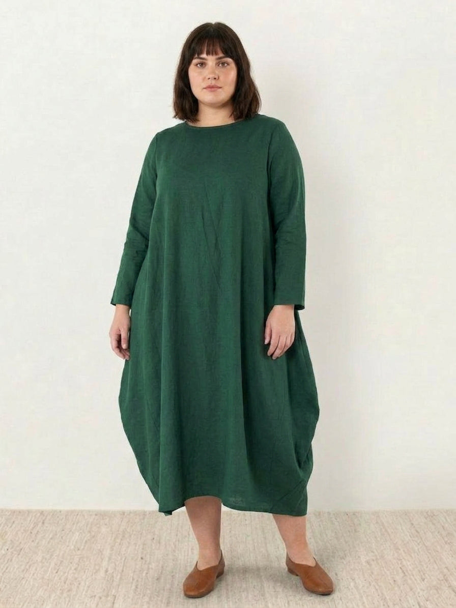 Vivian - Bohemian Maxi Dress - Plus size model