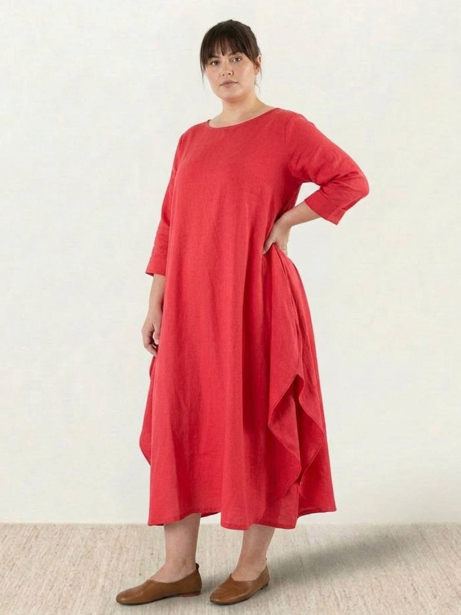Vivian - Bohemian Maxi Dress - Plus size model