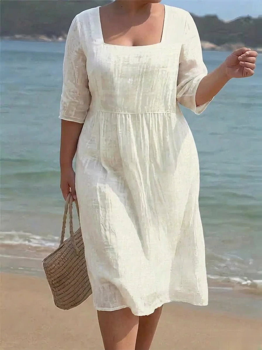 Amira - Elegant Casual Dress - Plus size model