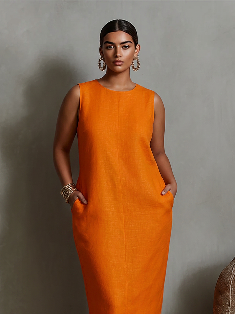 Maureen | Midi Dress with pockets - Plus size model