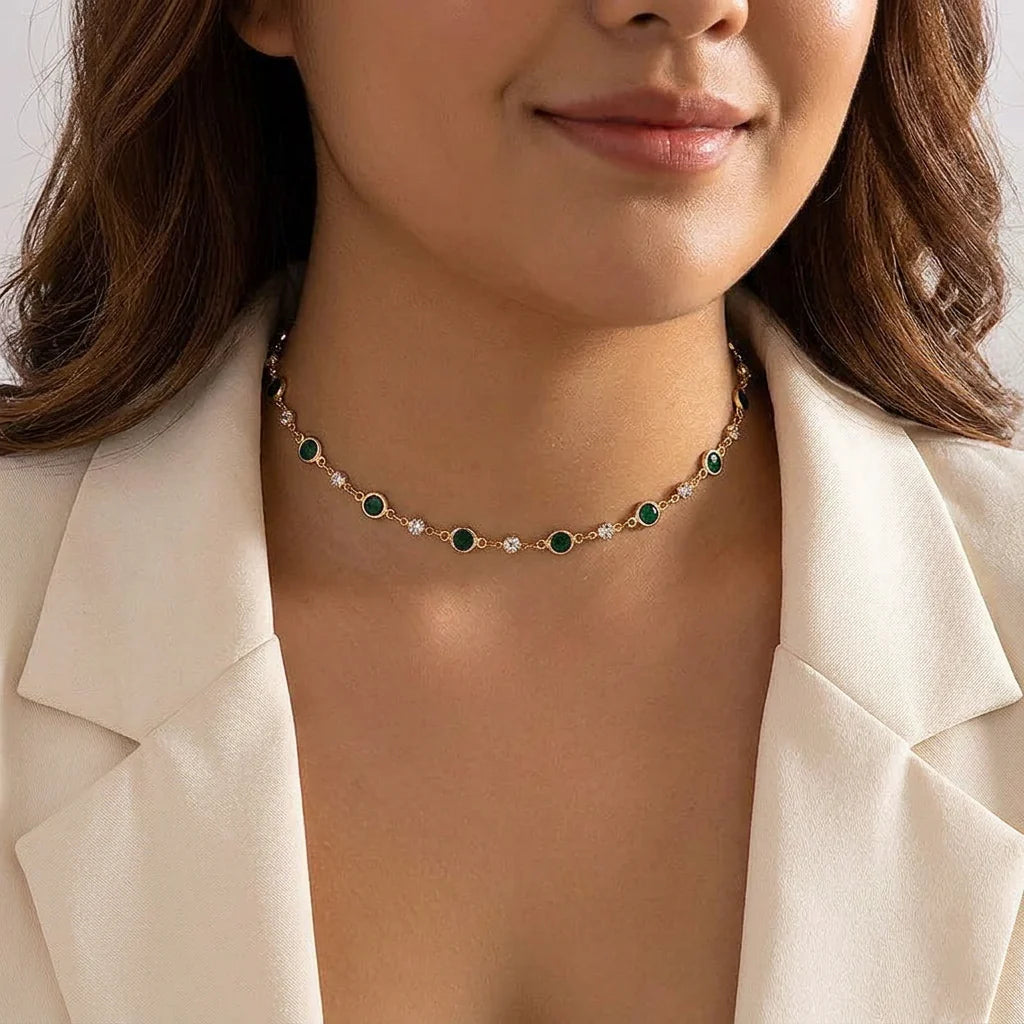 Elira Vescari Necklace | Gold - Plus size model