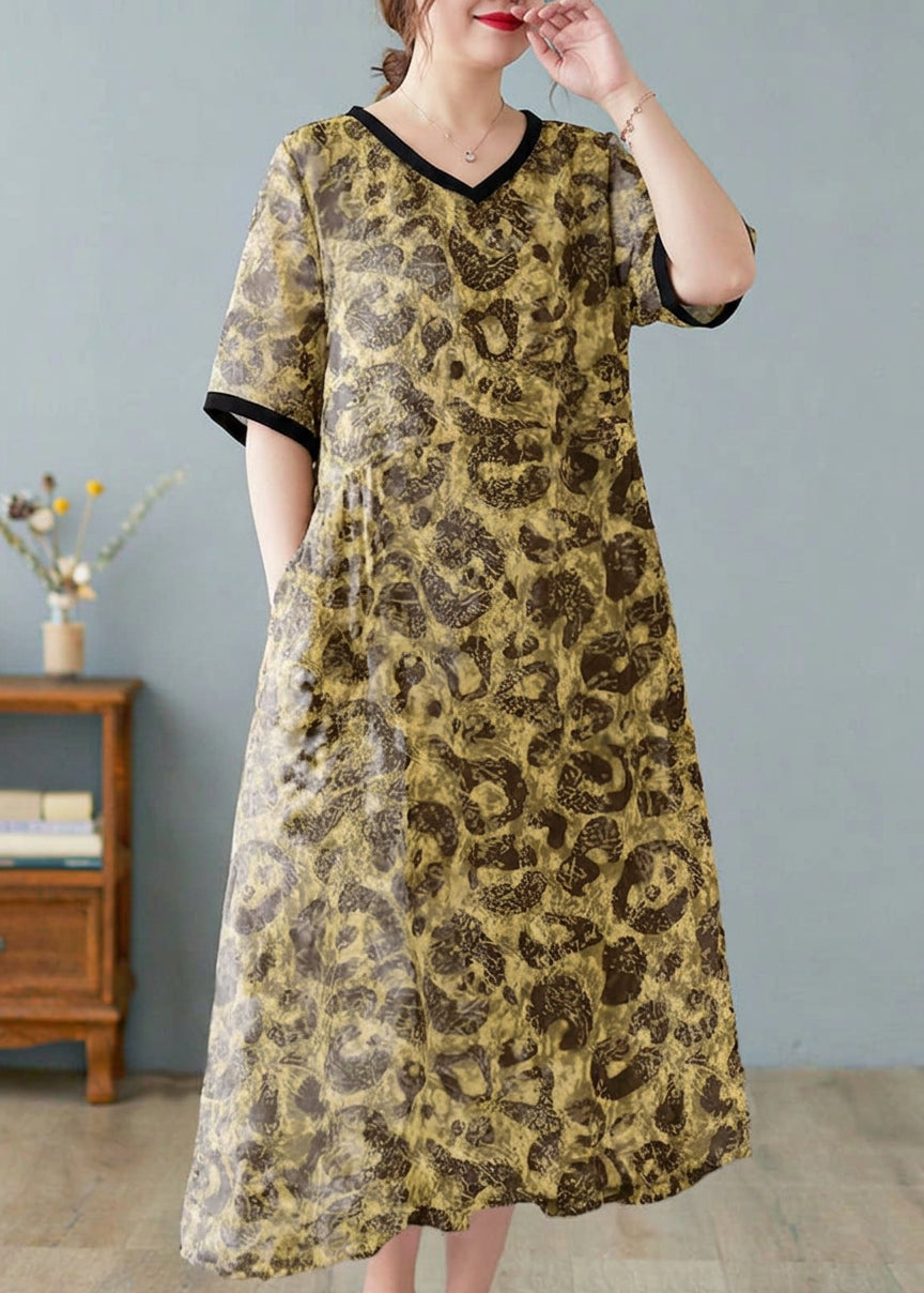 Ava - Linen Dresses Short Sleeve - Plus size model