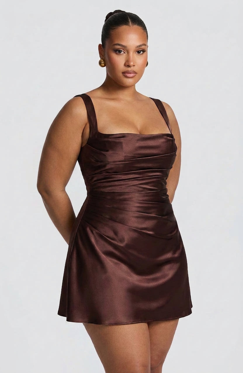 Calanthe Mini Dress - Plum Brown - Plus size model