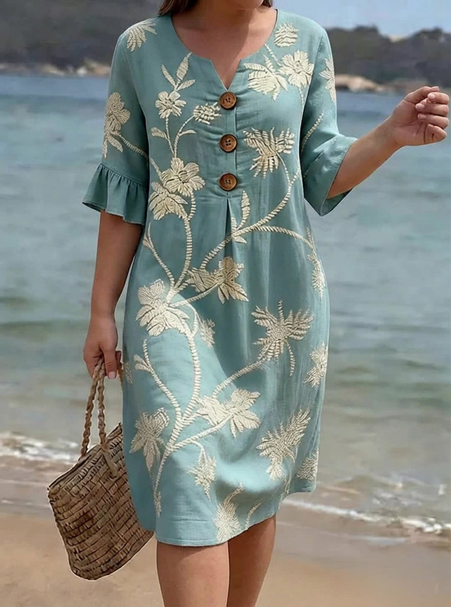 Hannah - Elegant Casual Dress - Plus size model