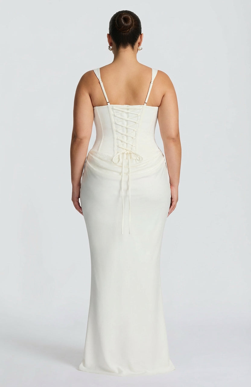 CELESTE | SQUARE NECK MAXI DRESS - Plus size model