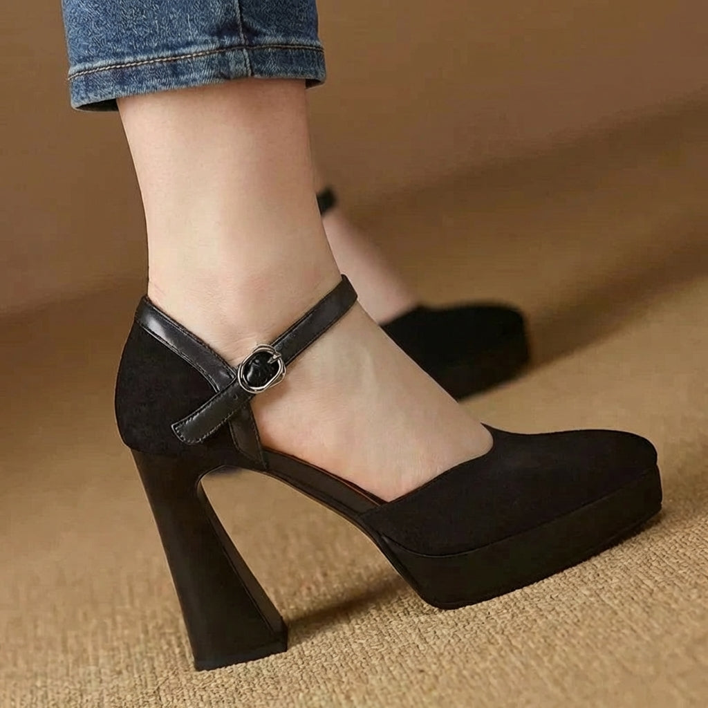 Celeste | Elegant Pumps - Plus size model
