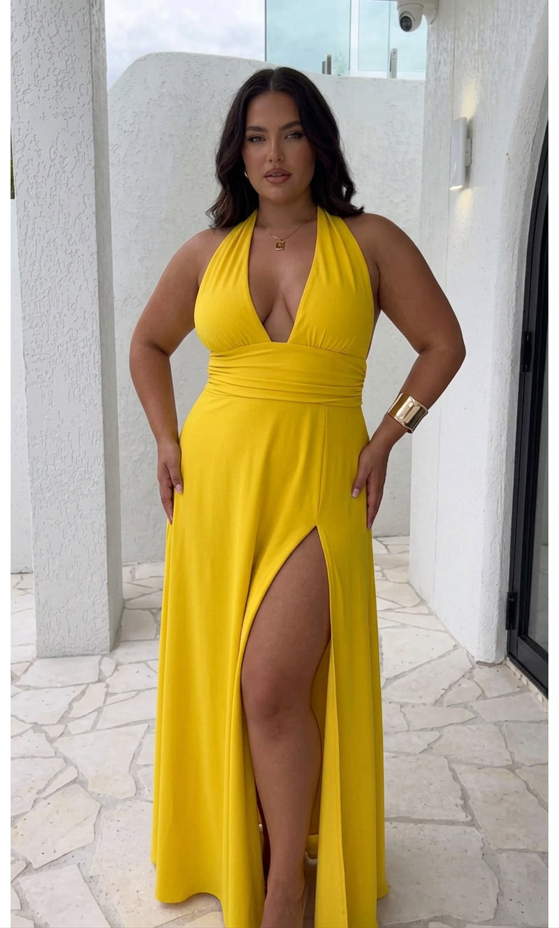 Emma | Elegant Halter Neck High-Slit Maxi Dress - Plus size model