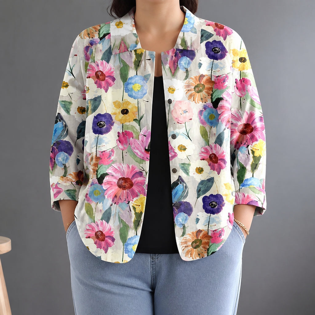 Rosa | Hand-Painted Floral Point-Collar Blouse - Plus size model