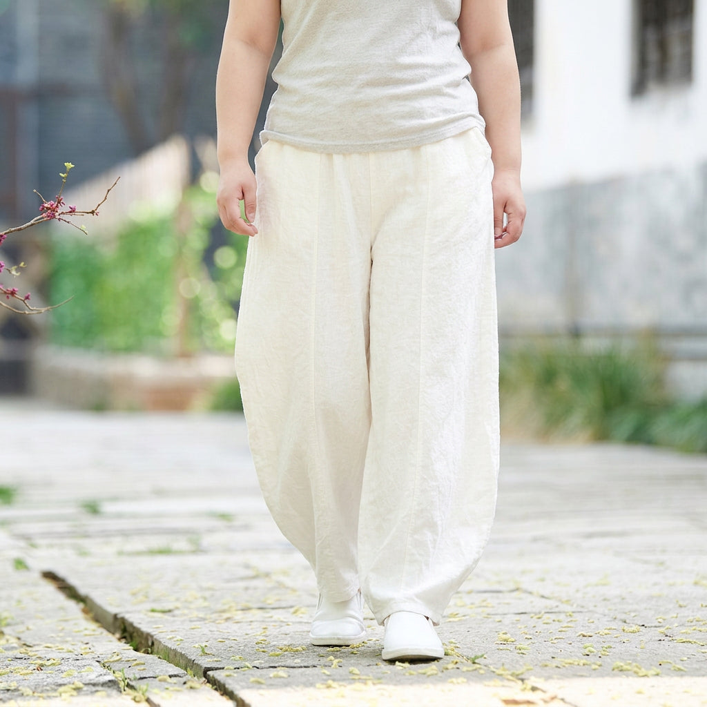 Maggie's Comfort Lantern Pants: Uncomplicated elegance - Plus size model
