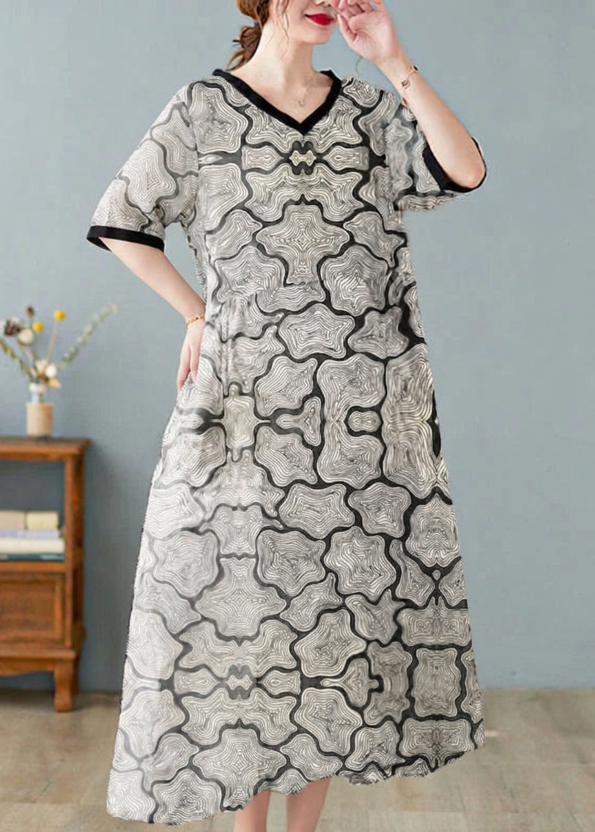 Ava - Linen Dresses Short Sleeve - Plus size model