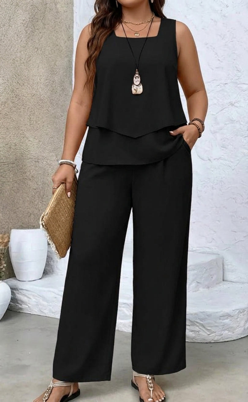 Grace - Elegant Summer Set - Plus size model