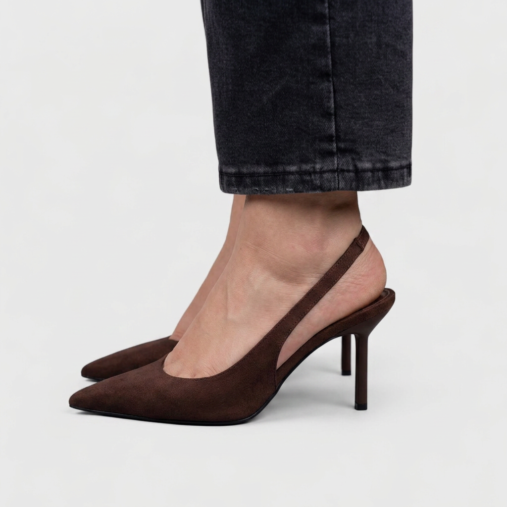 Bella - Elegant Orthopedic Pumps - Plus size model