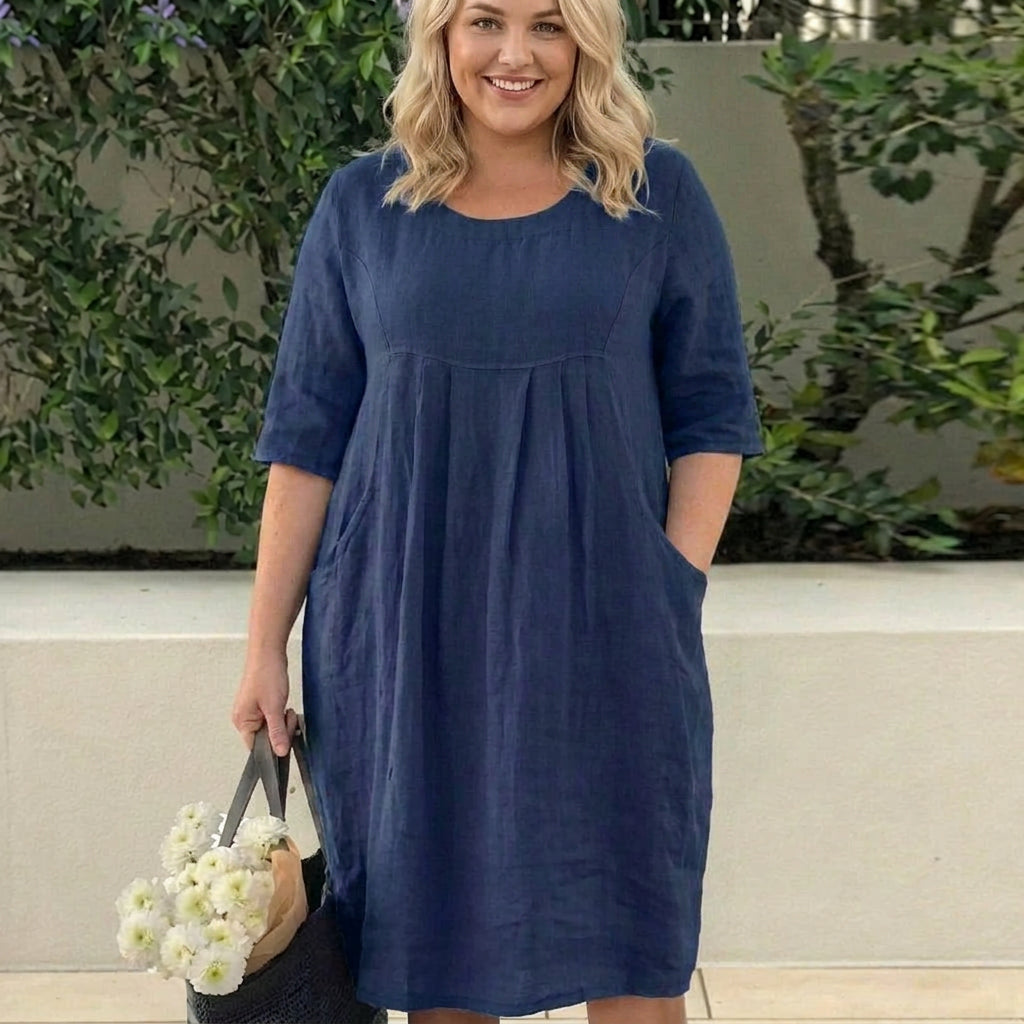 Paisley | Elegant Dress With Pockets - Plus size model