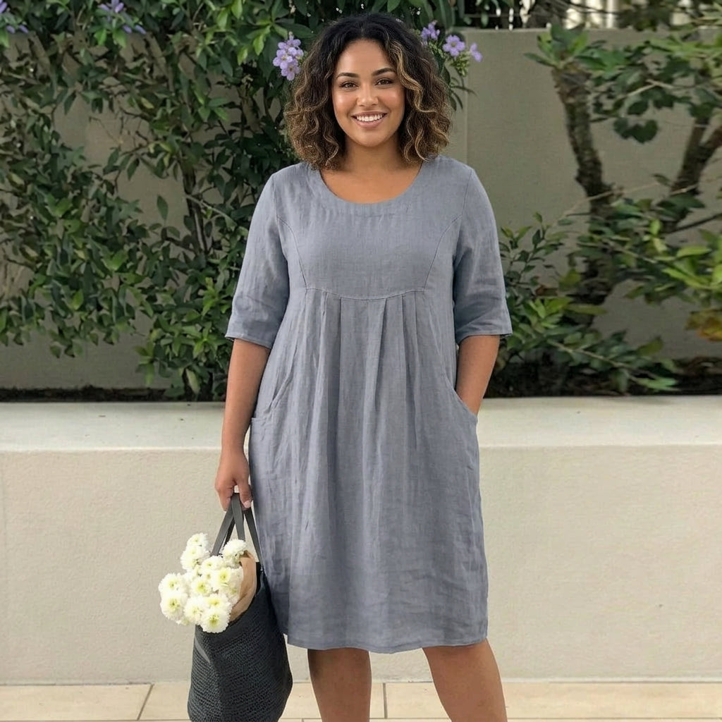 Paisley | Elegant Dress With Pockets - Plus size model