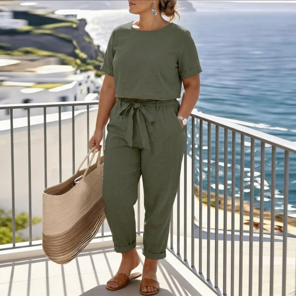 Isabella | Elegant Two-Piece Set - Plus size model