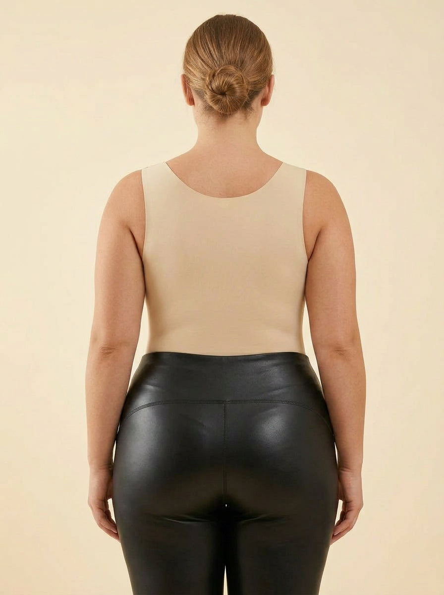 Shaper Tank Top - Integrated Bra - Plus size model