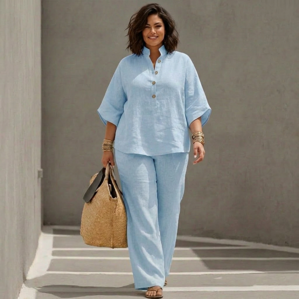 Grace | Classic 2-piece Set - Plus size model