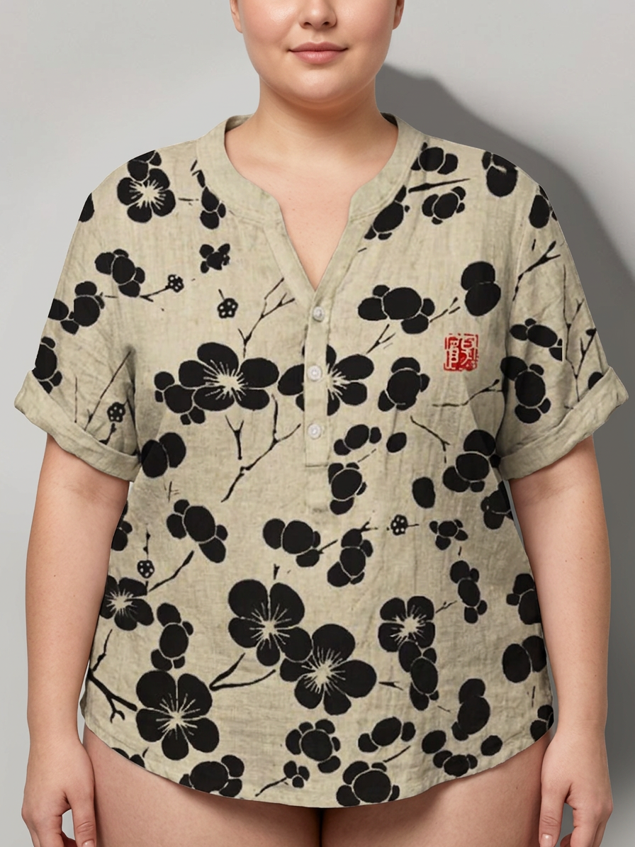 Lina | Japanese blouse with cherry blossom - Plus size model