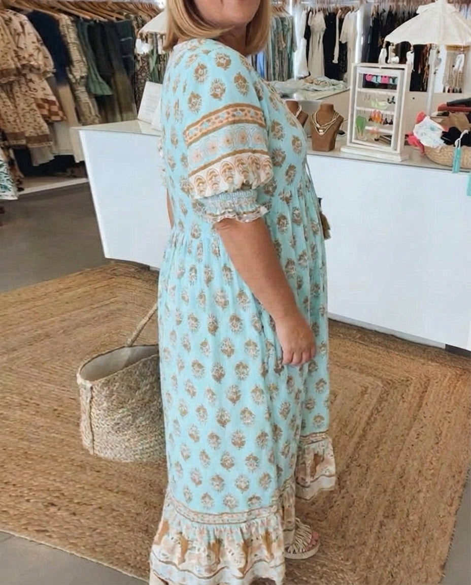 Verity - Bohemian Dress - Plus size model