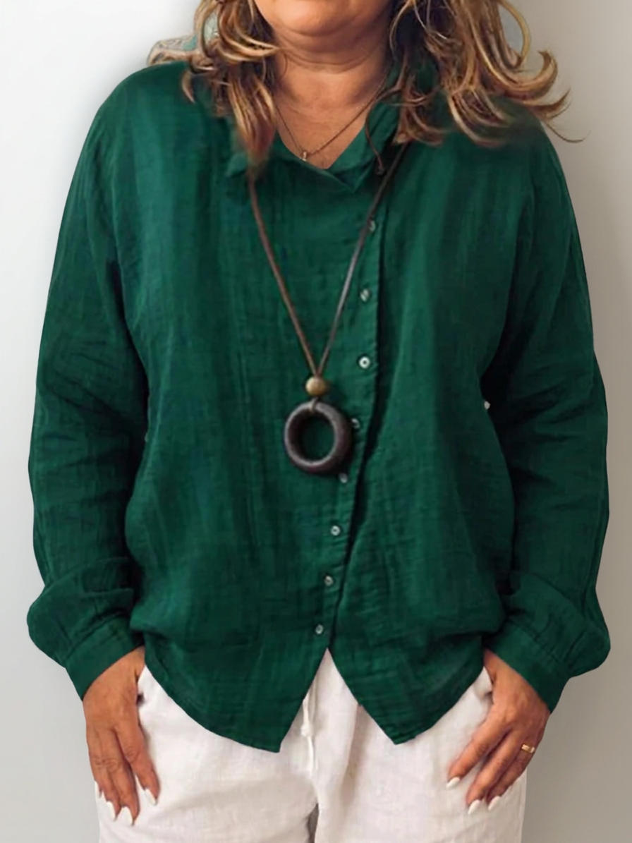 Olivia┃Long sleeve shirt with buttons - Plus size model
