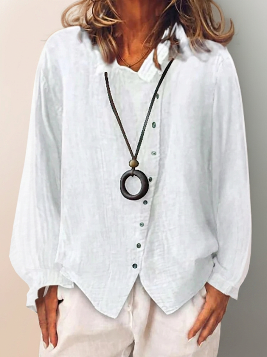 Olivia┃Long sleeve shirt with buttons - Plus size model