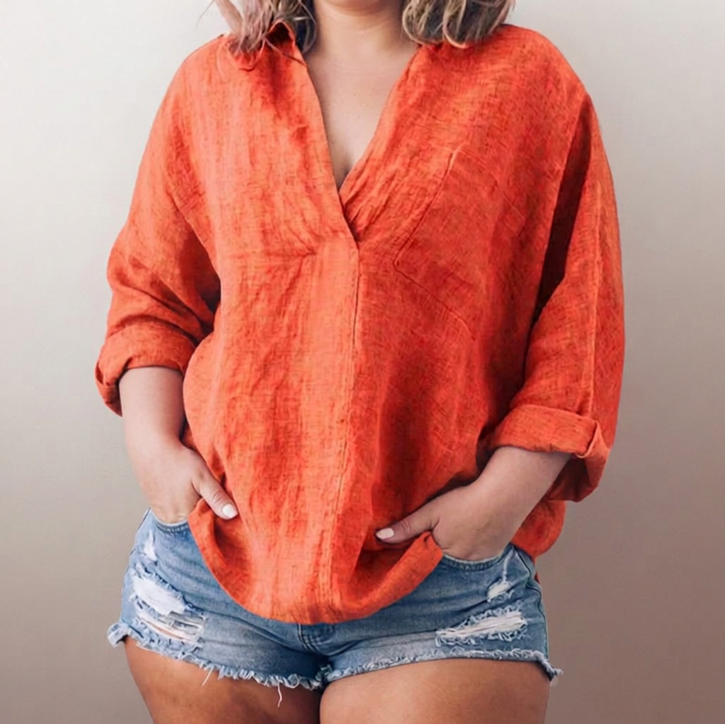 Lorie┃Comfortable long-sleeved shirt with V-neck - Plus size model