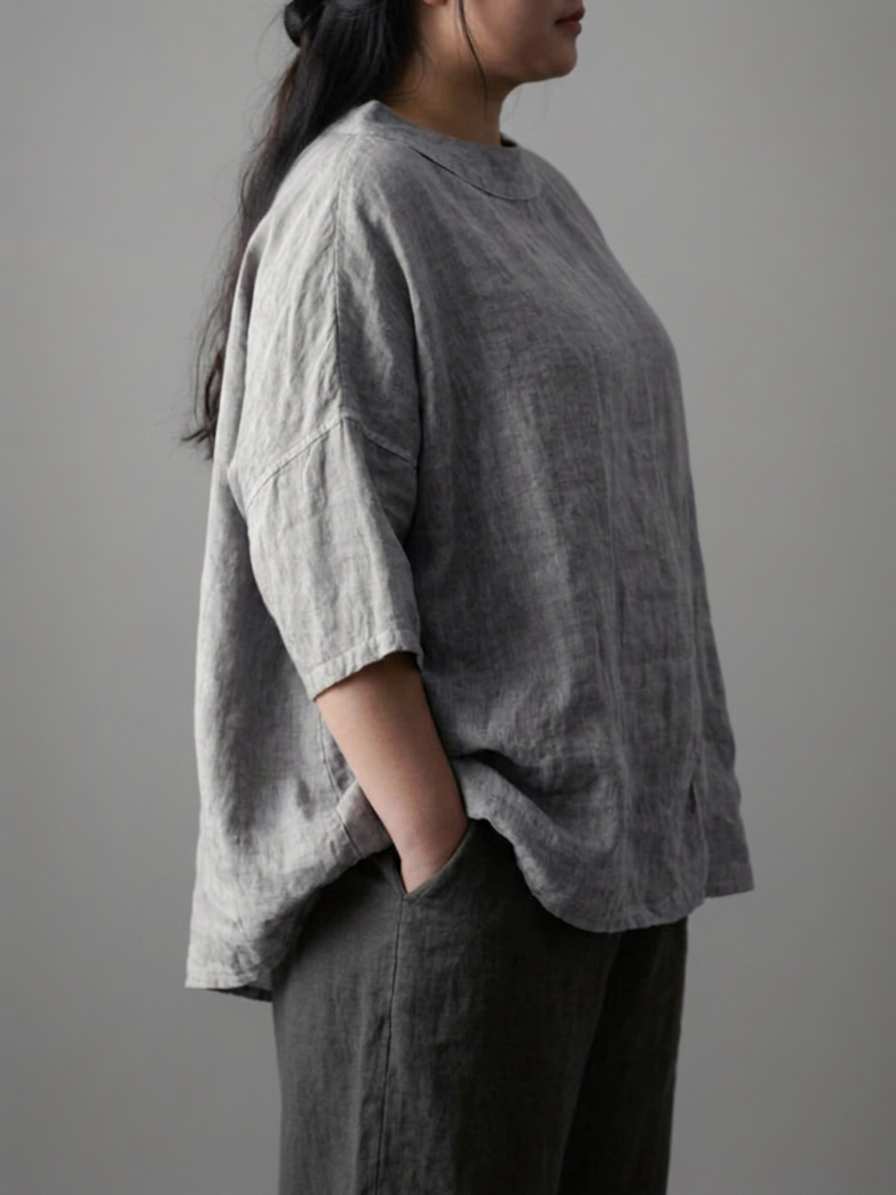 Viktoria┃Oversized vintage tunic with boat neck - Plus size model