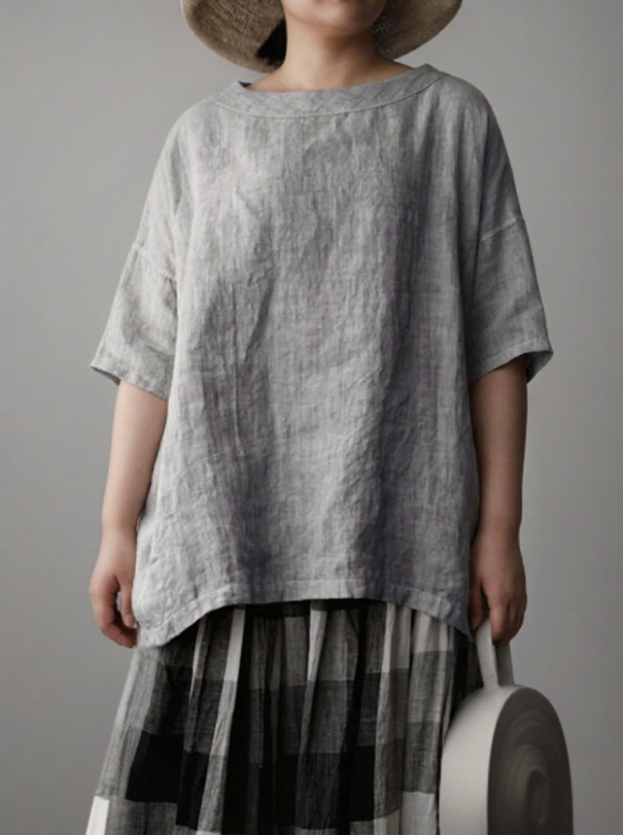 Viktoria┃Oversized vintage tunic with boat neck - Plus size model