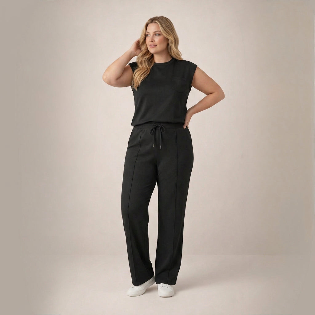 Paulina | Comfortable Daily Set - Plus size model