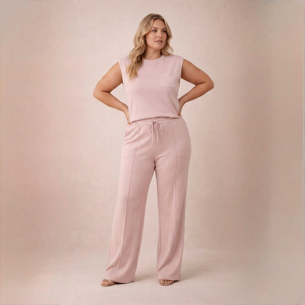 Paulina | Comfortable Daily Set - Plus size model