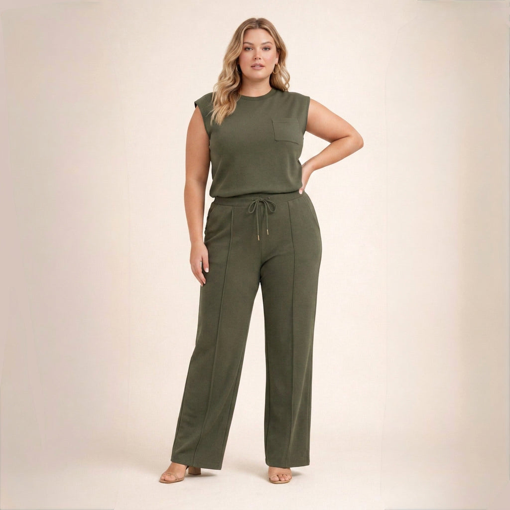 Paulina | Comfortable Daily Set - Plus size model