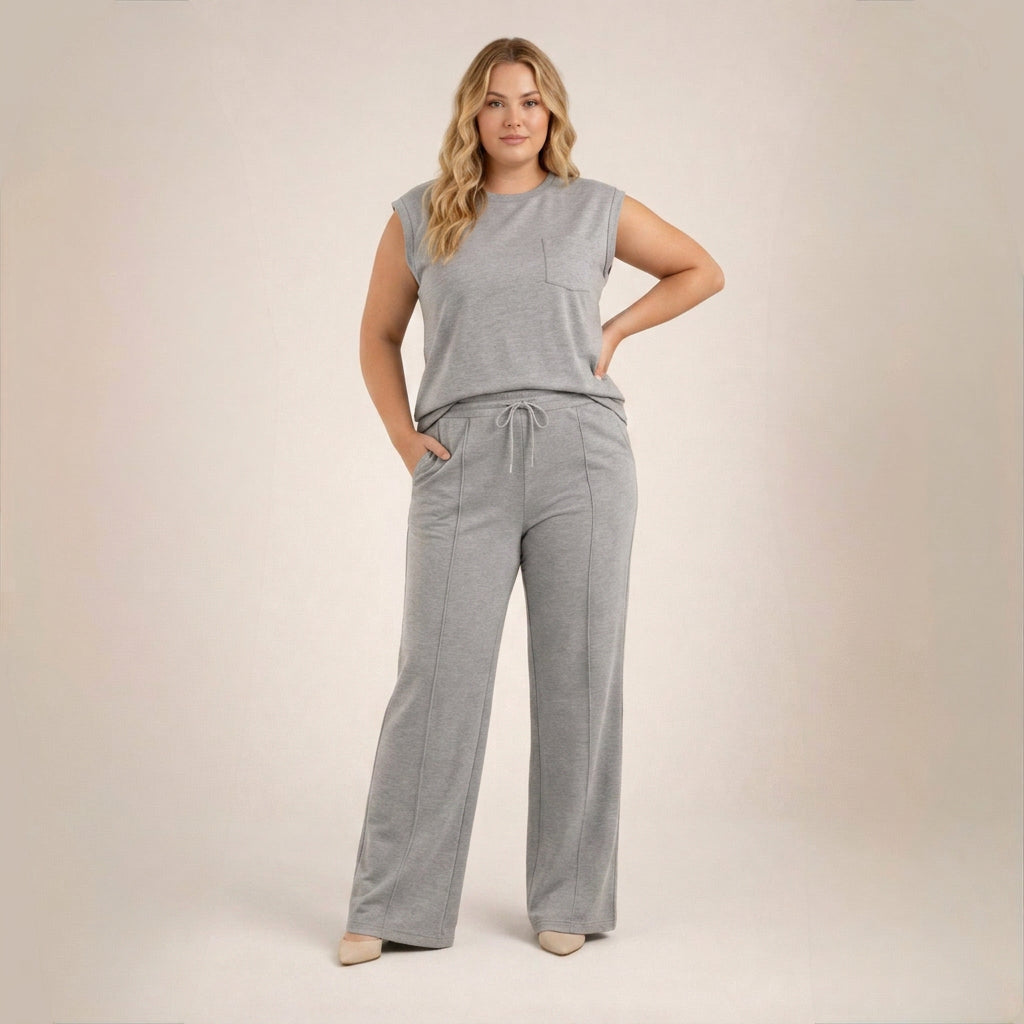 Paulina | Comfortable Daily Set - Plus size model