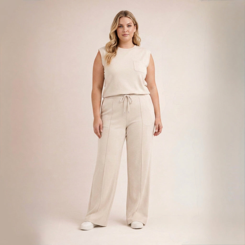 Paulina | Comfortable Daily Set - Plus size model