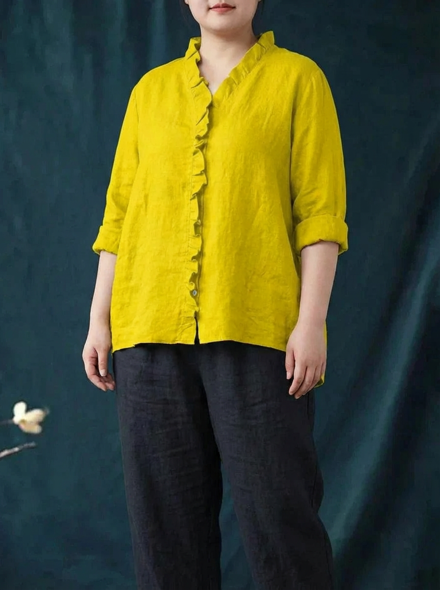 Eline | Elegant Linen Summer Blouse - Plus size model