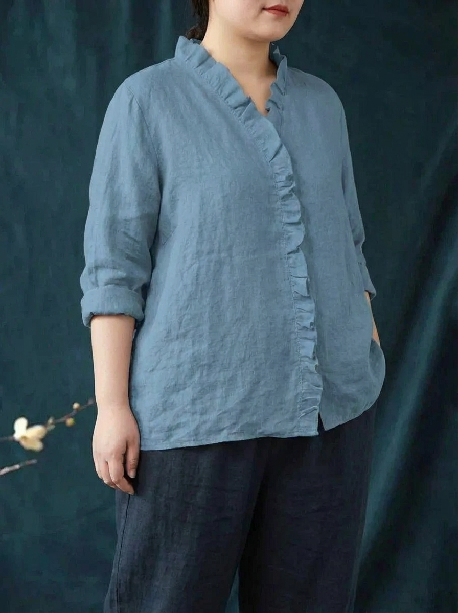 Eline | Elegant Linen Summer Blouse - Plus size model